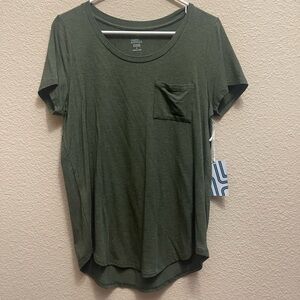 Never worn comfy soft tee